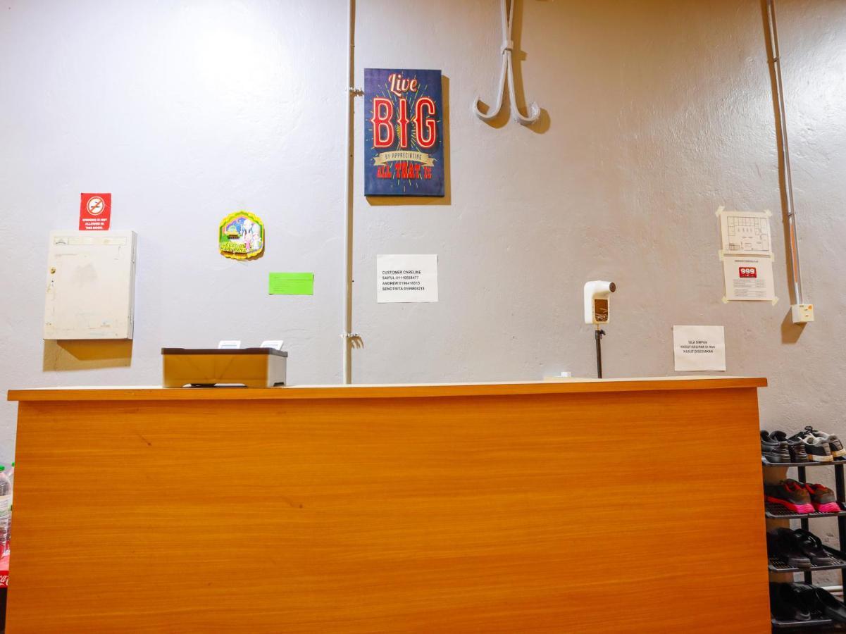 Spot On 90610 Loft Waterfront Hotel Kuching Bagian luar foto