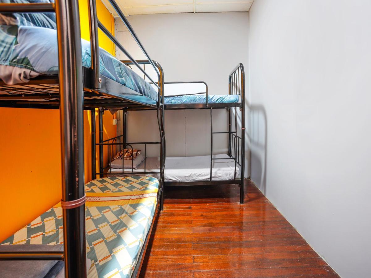 Spot On 90610 Loft Waterfront Hotel Kuching Bagian luar foto