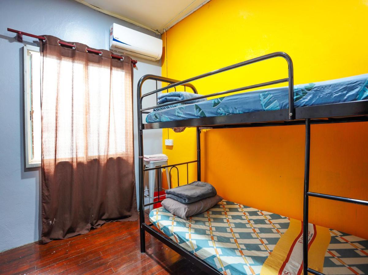 Spot On 90610 Loft Waterfront Hotel Kuching Bagian luar foto